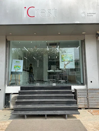iCrest Apple store, Faridabad storefront