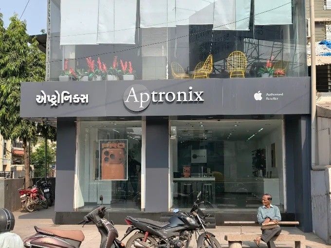 Aptronix-Apple Premium Reseller-Maninagar storefront