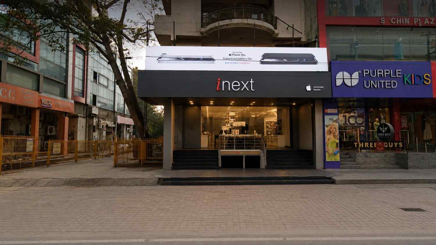 inext -Apple Store- Ghaziabad storefront