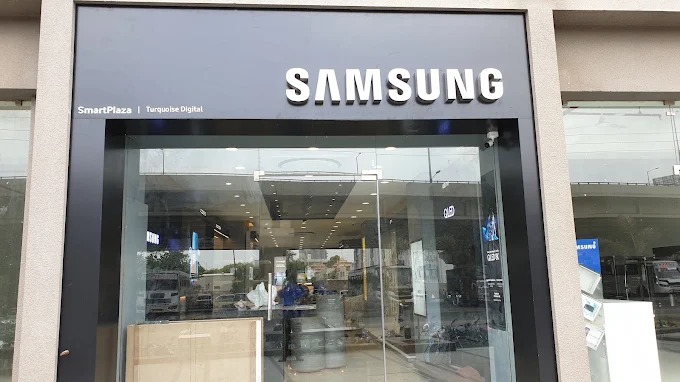 Samsung Smart Plaza - Turquoise Digital storefront