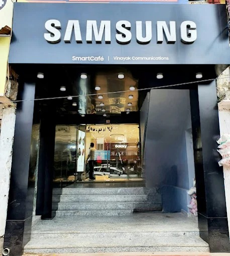 Samsung Experience Store- GTB Nagar storefront