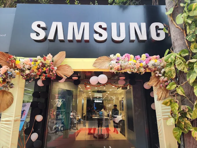 Samsung Experience Store- Aliganj-Lucknow storefront
