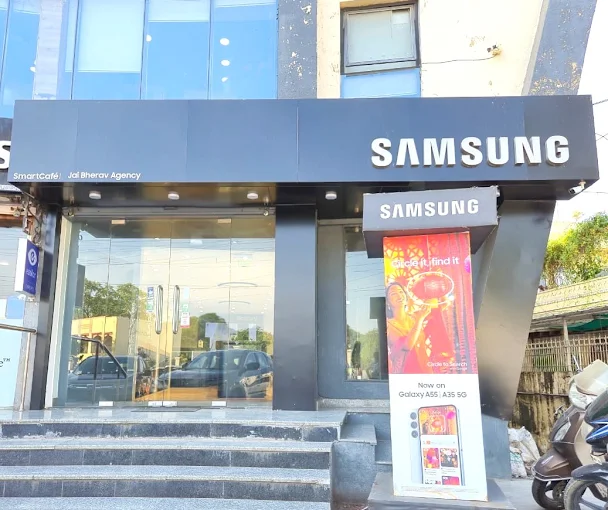 Samsung Experience Store New- Udaipur, Fatehpura storefront