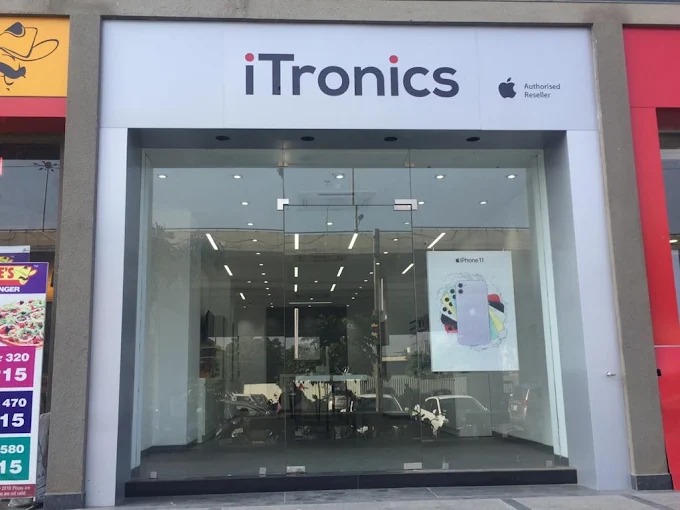 iTronics-Apple Store-Bopal storefront