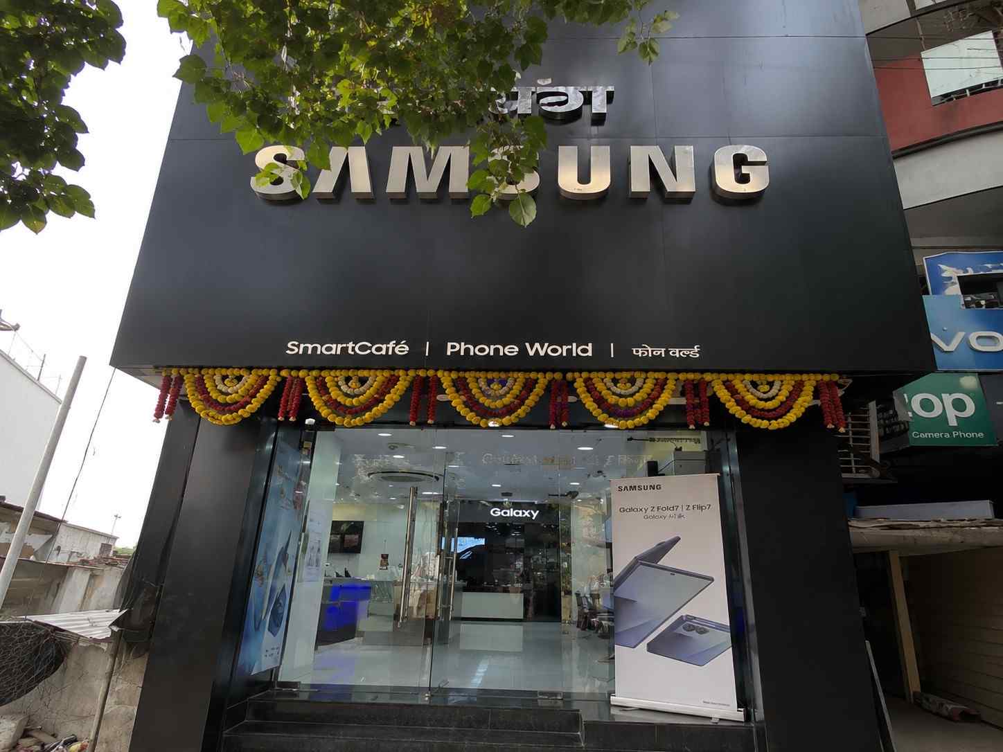 Samsung Experience Store- MG Road storefront