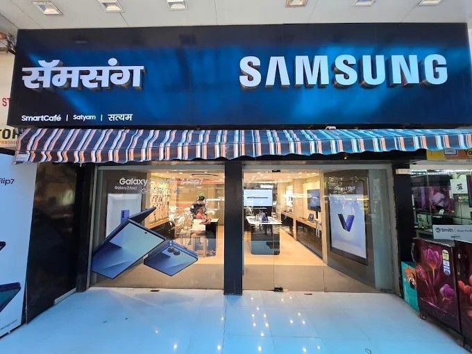 Samsung Experience Store- Andheri West Gharkul Society storefront