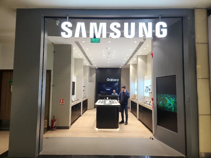 Samsung Experience Store- Shalimar Gateway Mall-Lucknow storefront