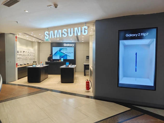 Samsung Experience Store - Phoenix Mall, Bareilly storefront