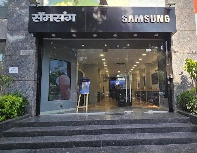 Samsung Experience Store- Viman Nagar storefront