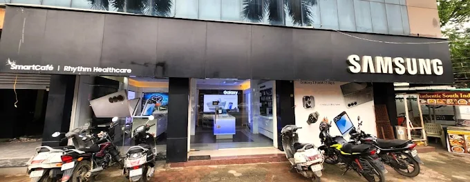Samsung Experience Store- Palasia Square, Indore storefront