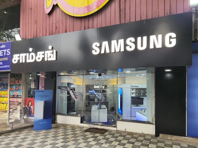 Samsung Experience Store- Alwarpet storefront