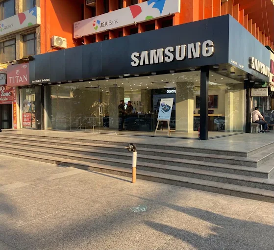 Samsung Experience Store- Sector 18, Noida storefront