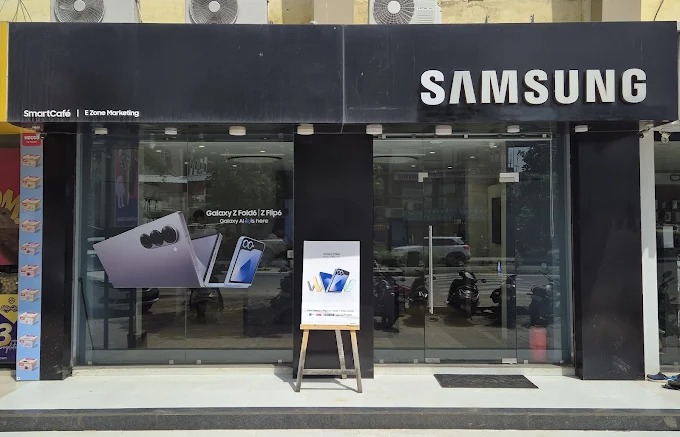 Samsung Experience Store- New Nikol storefront