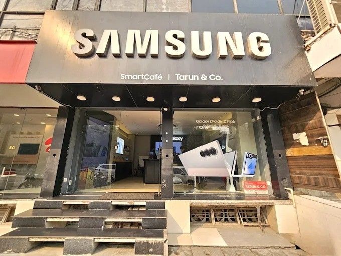 Samsung Experience Store- Rohini Sector 4 storefront
