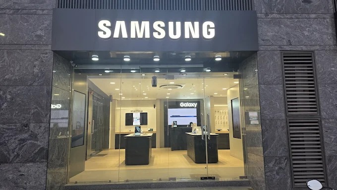 Samsung Experience Store- Gaurav Path Road storefront