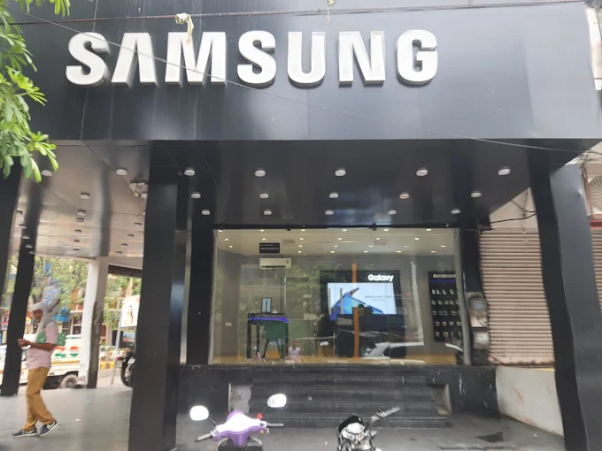 Samsung Experience Store, Nehru Nagar, Ghaziabad storefront