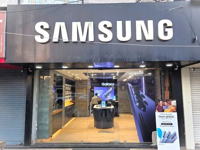 Samsung Experience Store- Begumpul, Meerut storefront