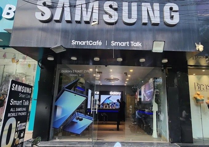 Samsung Experience Store- Durga Puri Extn storefront