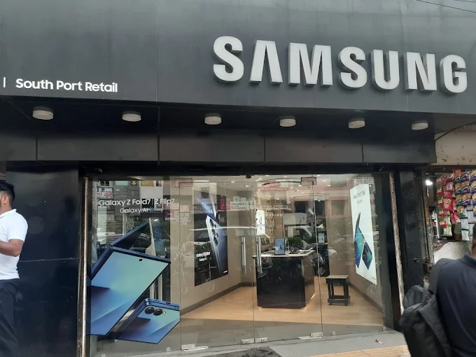 Samsung Experience Store- Shakarpur storefront