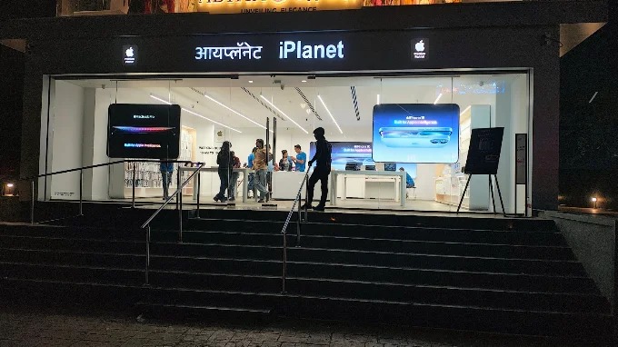 iPlanet -Apple Premium Reseller-Khar West storefront