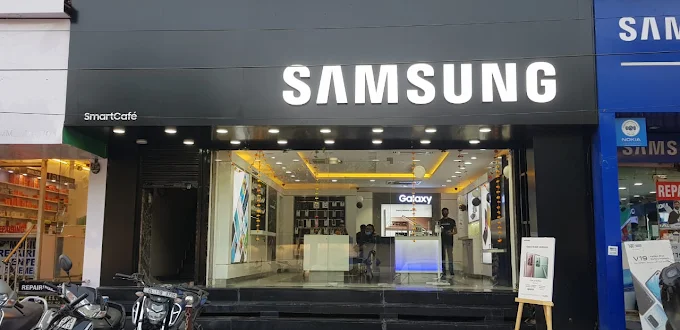 Samsung Experience Store- Old Delhi Road, Gurugram storefront