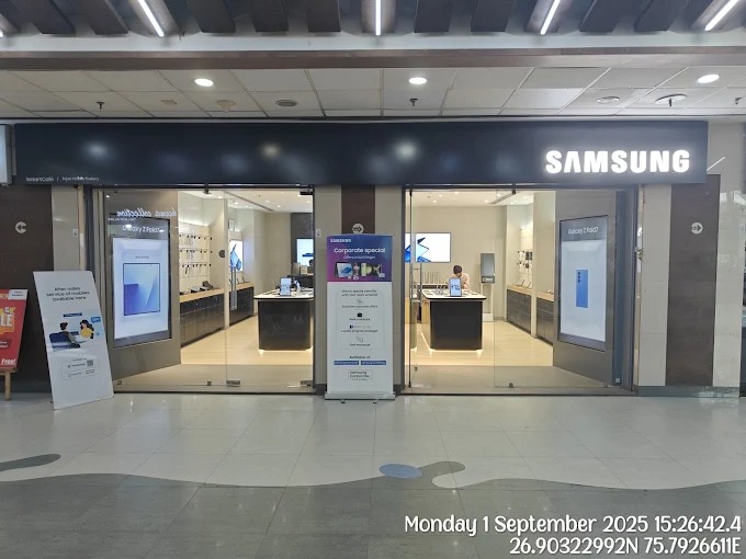 Samsung Experience Store - Crystal Palm Mall storefront