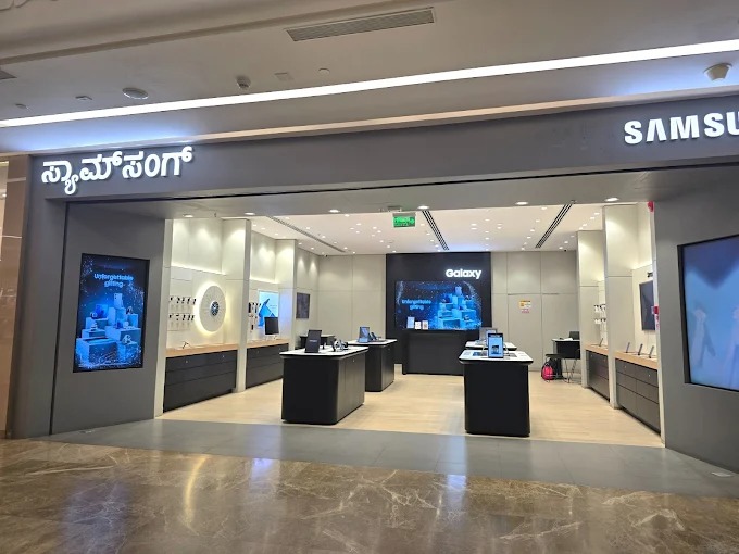 Samsung Experience Store- Gopalapura Lulu Mall storefront