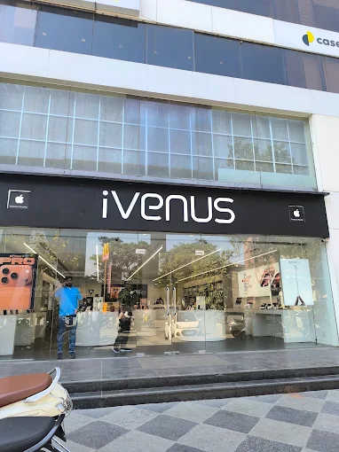IVENUS-Apple Premium Reseller-LP Savani Road storefront