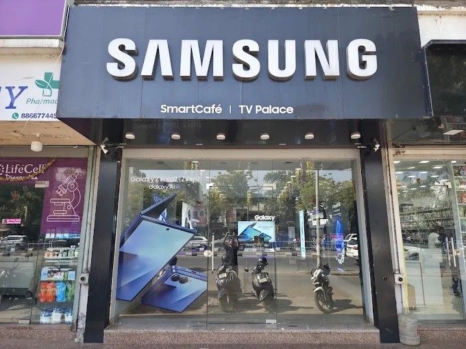 Samsung Experience Store- Ramnagar storefront
