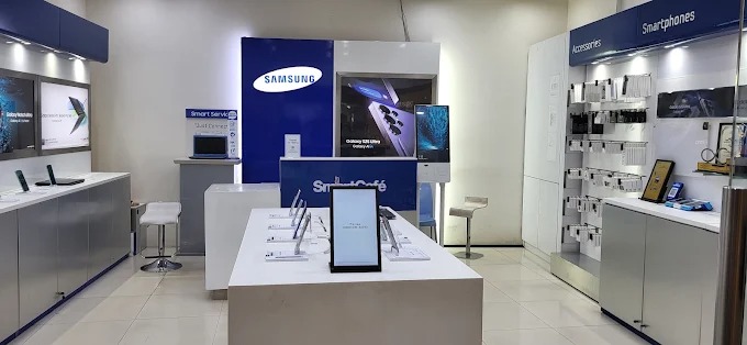 Samsung Experience Store- Malad West Infinity Mall storefront