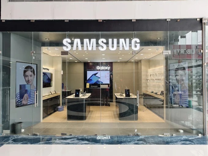Samsung Experience Store- Viva City Mall storefront