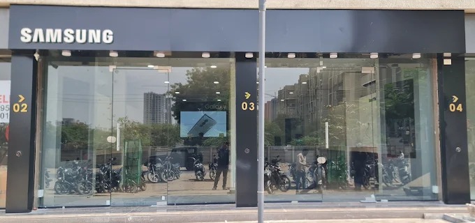 Samsung Experience Store- Gota storefront