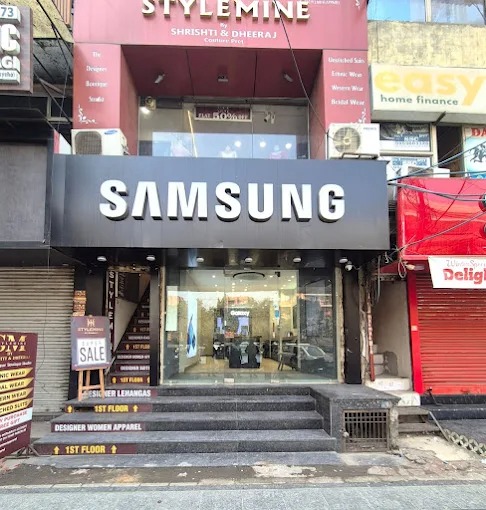 Samsung Experience Store- Rohini storefront