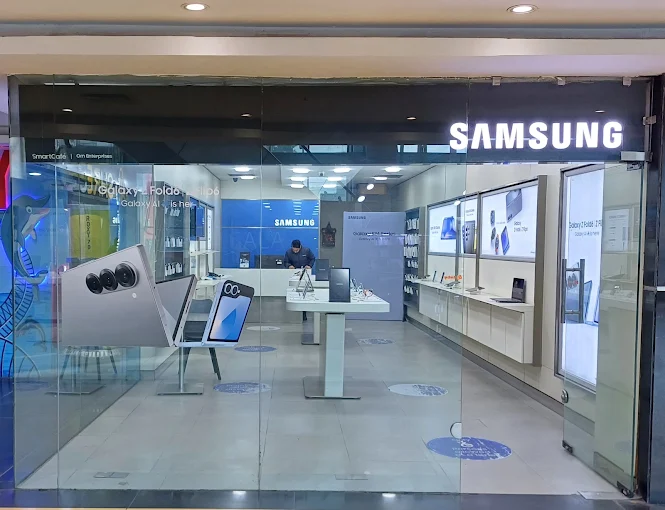 Samsung Experience Store- Opulent Mall, Ghaziabad storefront