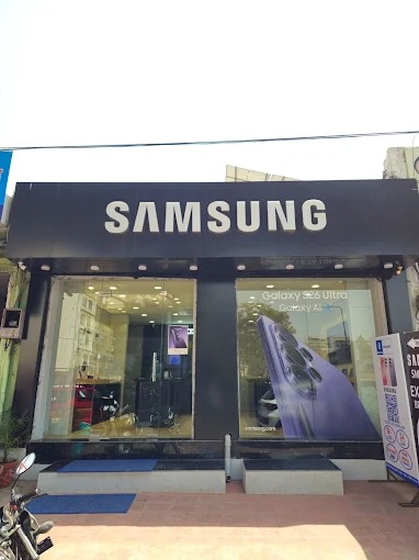 Samsung Experience Store- Ganesh Nagar storefront