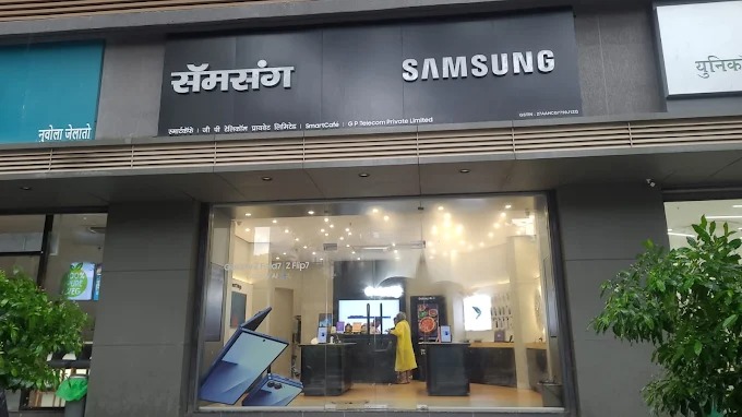 Samsung Experience Store- Kandivali storefront