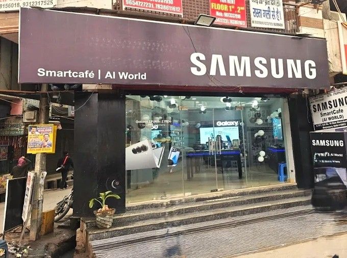 Samsung Experience Store- Bhajanpura storefront