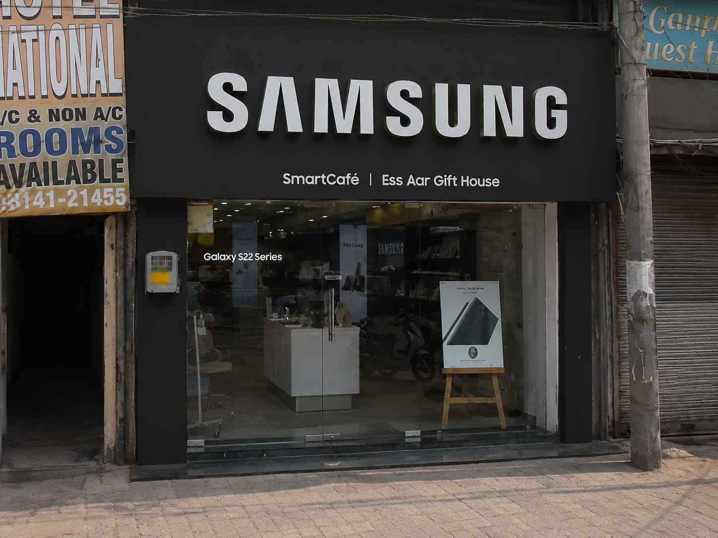 Samsung Experience Store- Main Road, Amritsar storefront