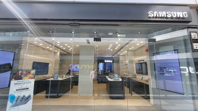 Samsung Experience Store- Sector 84, Gurugram storefront