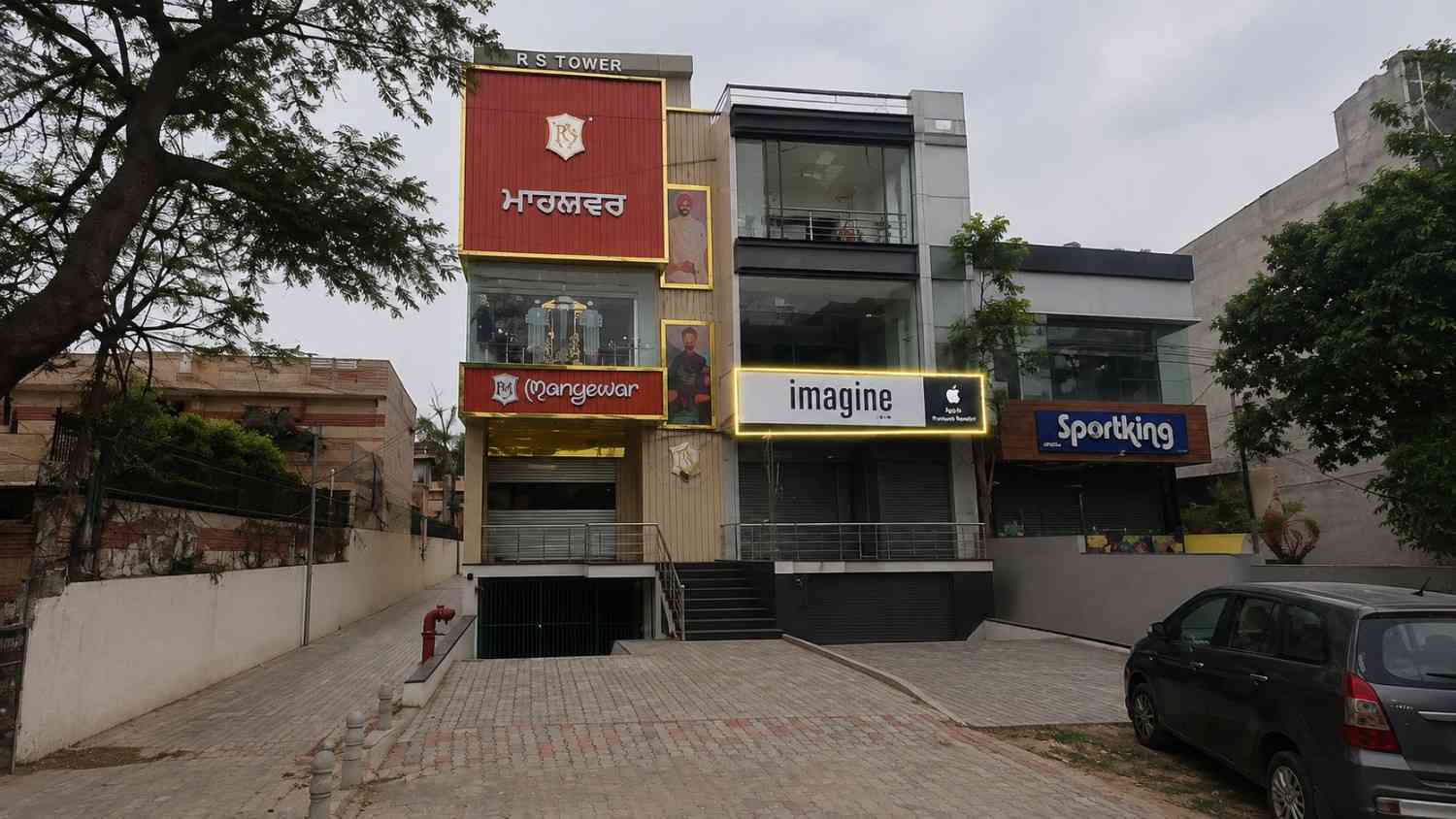 Imagine- Apple Premium Reseller, The Mall Road, Amritsar storefront