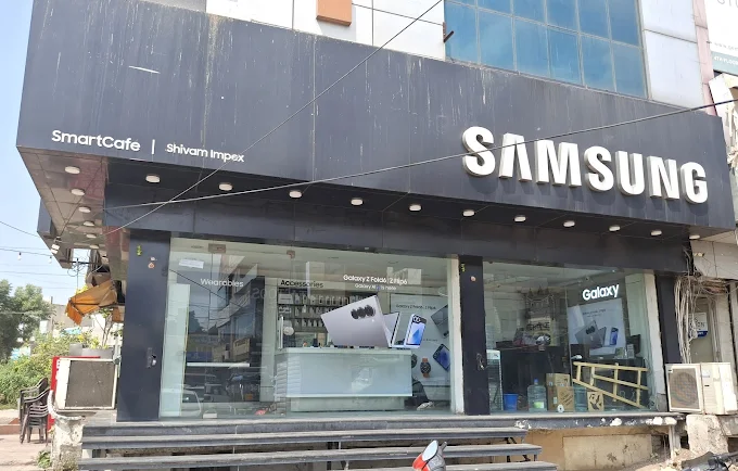 Samsung Experience Store- Ishmeet Singh Chowk, Ludhiana storefront