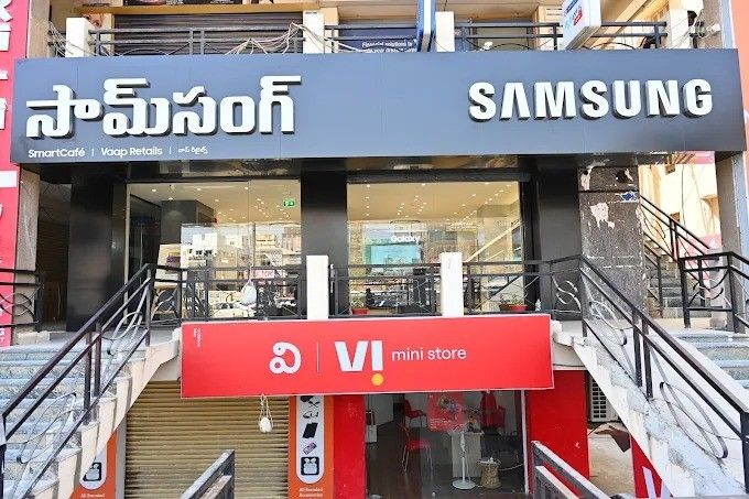 Samsung Experience Store- Madinaguda storefront