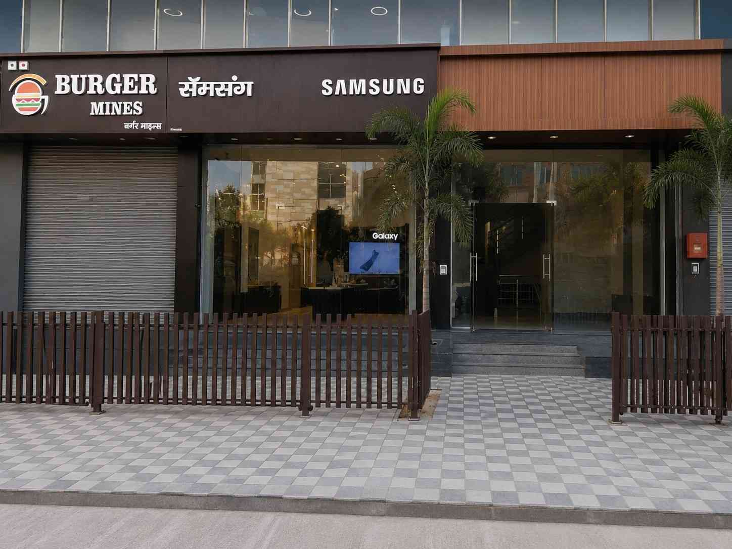 Samsung Experience Store- Shubh Gateway storefront