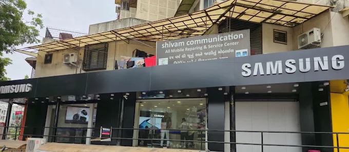 Samsung Experience Store- Shahibaug storefront