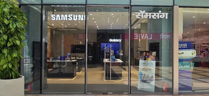 Samsung Experience Store- Seasons Mall storefront