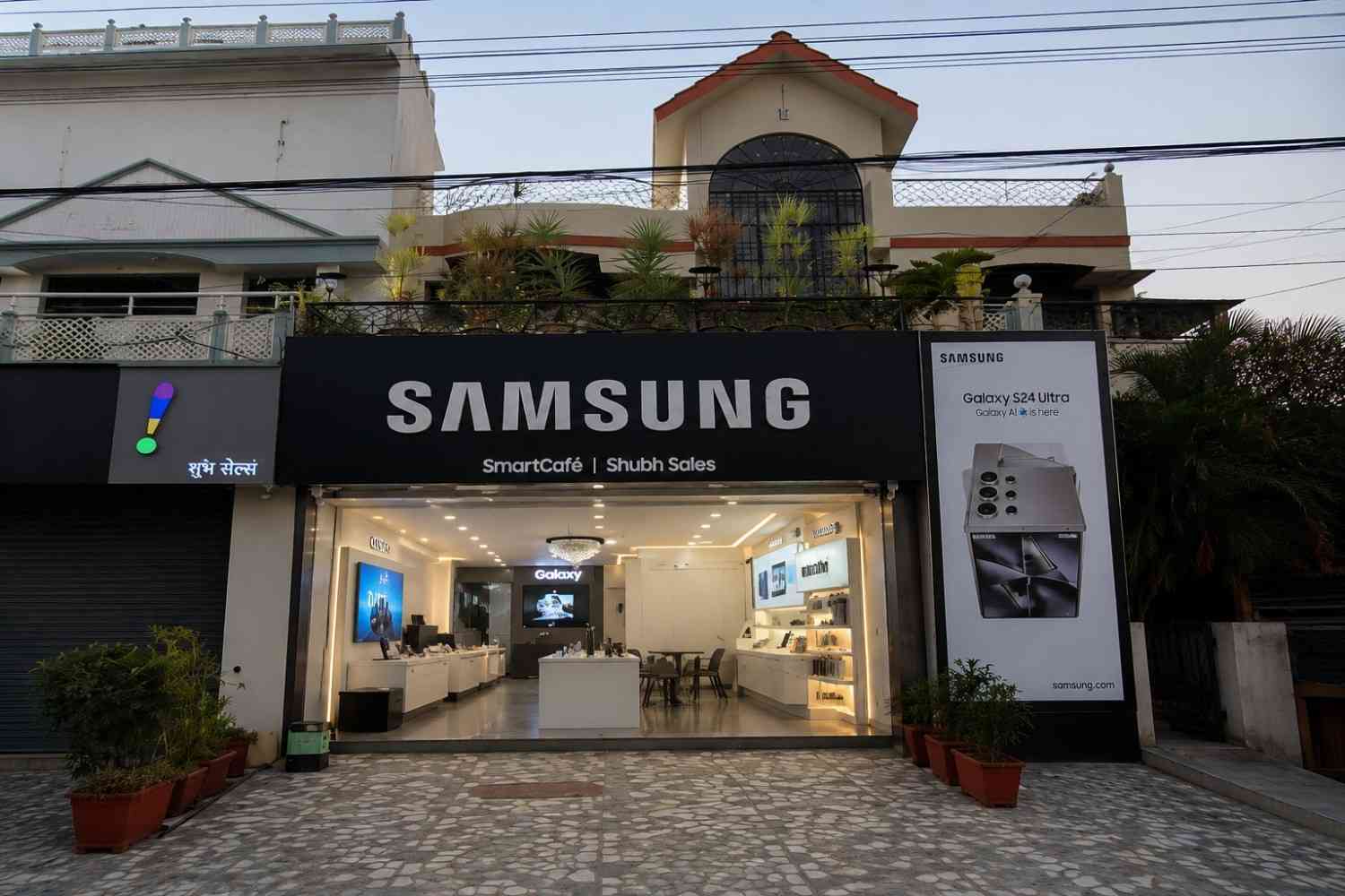 Samsung Experience Store- Udaipur, Ashok Nagar storefront